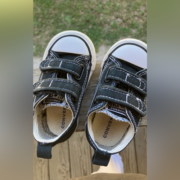 Converse All Star size 4 (Toddler) VGUC Velcro Black & White - Picture 5 of 6